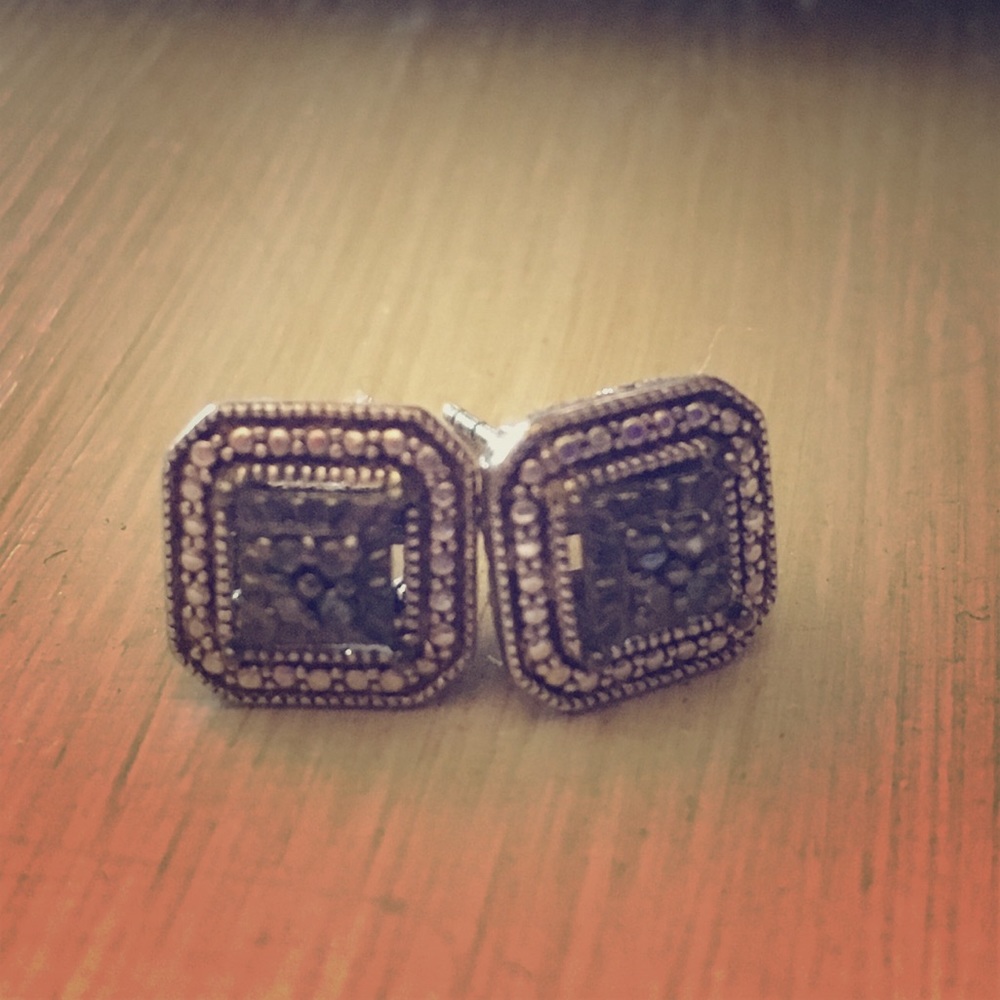 Zales stud earrings
